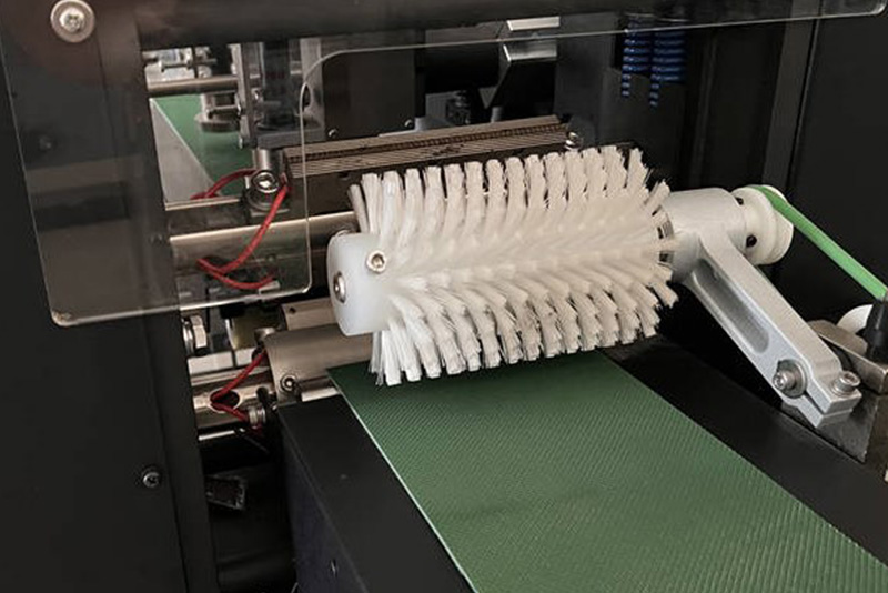 MC-100 Intelligent Pillow Type Packing Machine