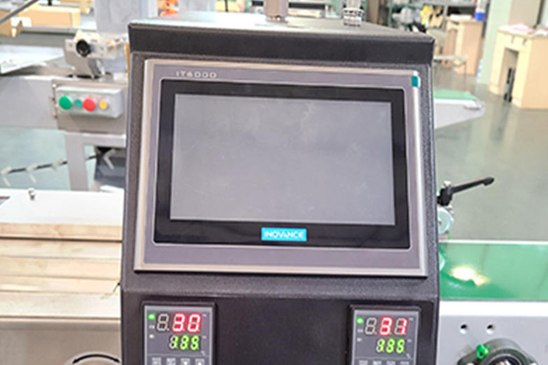 MC-280 Intelligent Pillow Type Packing Machine