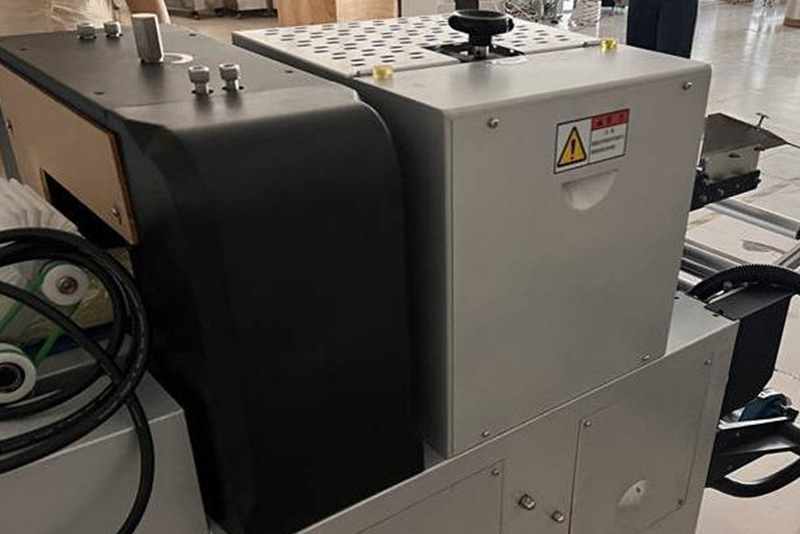 MC-1000 Plus Intelligent Pillow Type Packing Machine